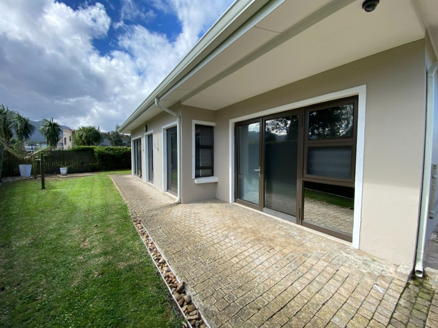 5 Bedroom Property for Sale in Highlands Western Cape